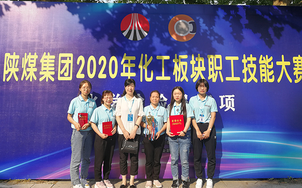 合影.jpg