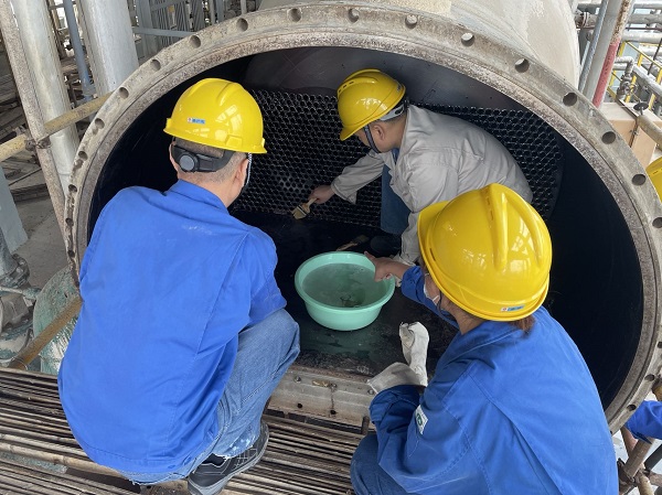 尿素高压吸收器全面检修完毕3.jpg