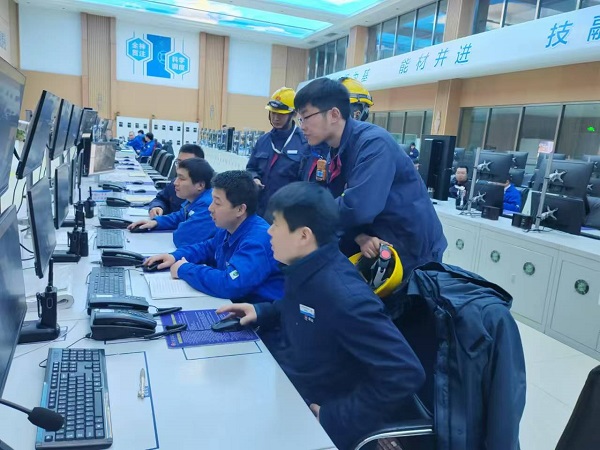 2024年12月8日，制气车间化工三班岗位开展懂会能培训.jpg