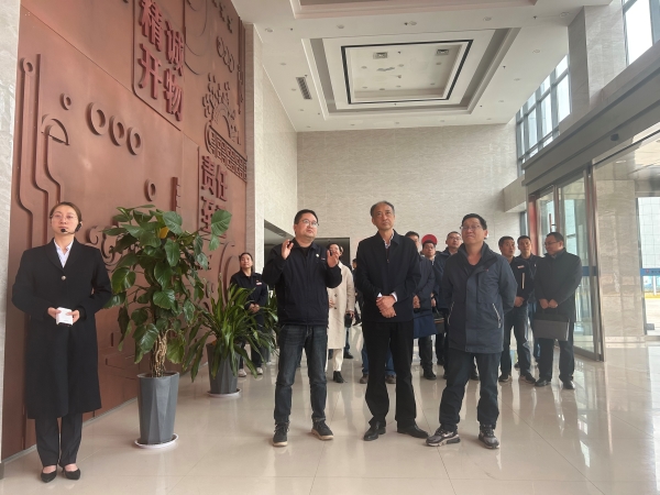 3.13化工集团领导屈战成一行到彬州公司调研 附图1.jpg