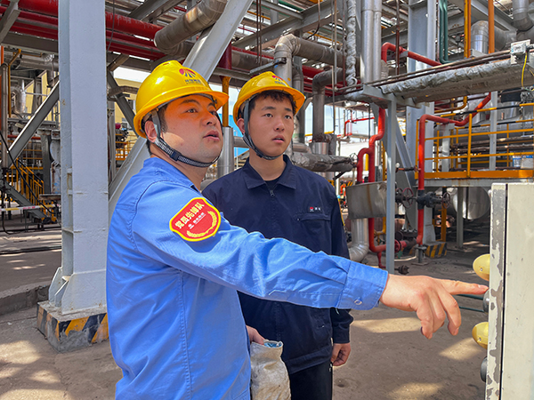 净化新员工弥彬园学习启停泵操作.jpg