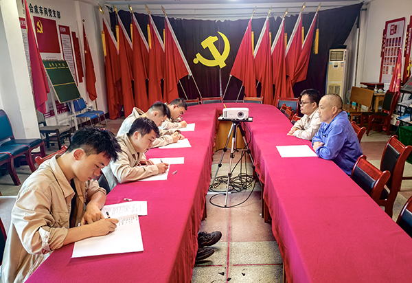 8月29日，合成车间对新来员工进行转正考试2.jpg
