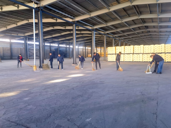 031764721893815371.jpg 运销部:党建引领强监督 党员带头促规范 6S管理绘就仓储新图景.jpg