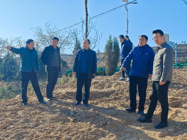 041764828926522757.jpg 12月3日 集团公司党委委员、纪委书记王社教深入阿兰寨督导检查乡村振兴工作 (2)(1).jpg