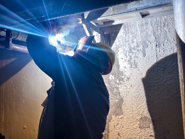 151765759028132535.jpg 彬州公司生活区带压堵漏配图(1).jpg