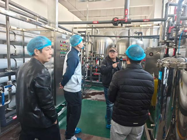 221769044280169591.jpg 赴西安万家纯净水厂开展对标学习活动。(1).jpg