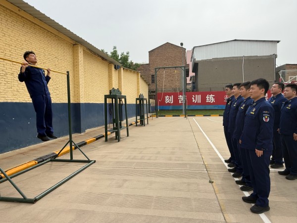 301777508349358829.jpg 单杠训练.jpg