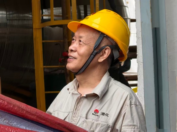 101781072258293438.jpg 定格检修瞬间2.jpg
